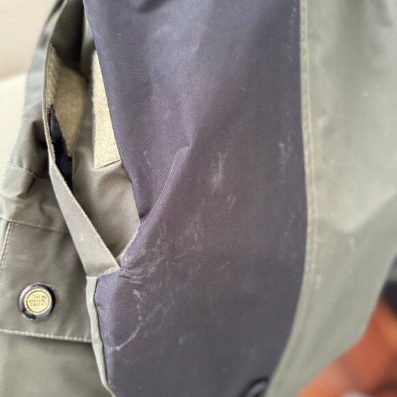 Heavy duty Gore Tex Northface Jacket - Picture 7 of 8